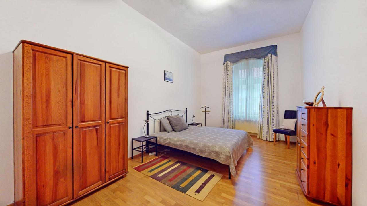 Central Apartmany Biela Street Братислава Екстер'єр фото